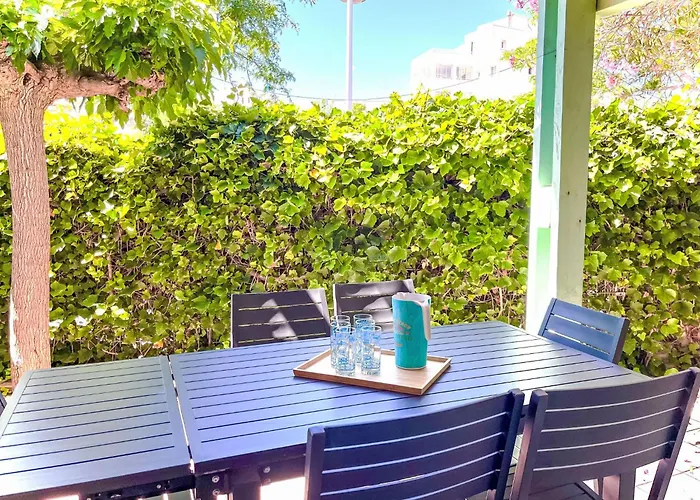 Сasa de vacaciones Les Lavandines 1-6 By Interhome