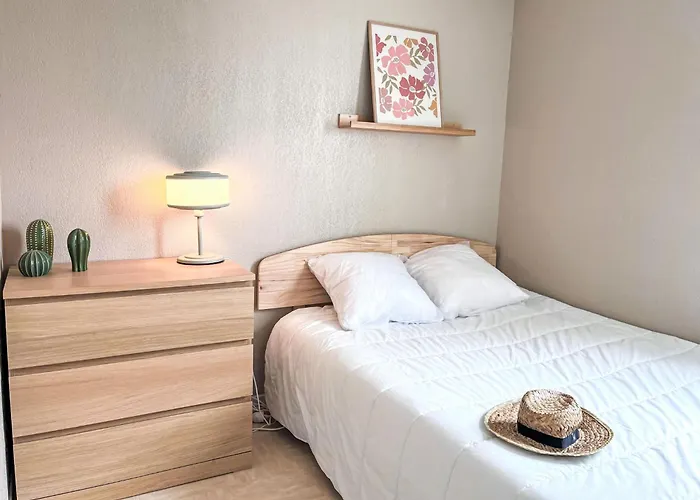 Сasa de vacaciones Les Lavandines 1-6 By Interhome