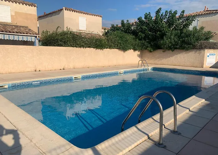 Les Lavandines 1-6 By Interhome بيت للعطل