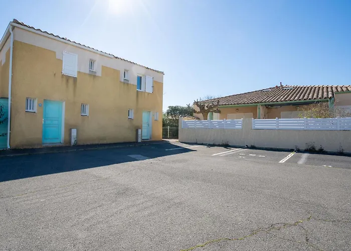 Les Lavandines 1-6 By Interhome