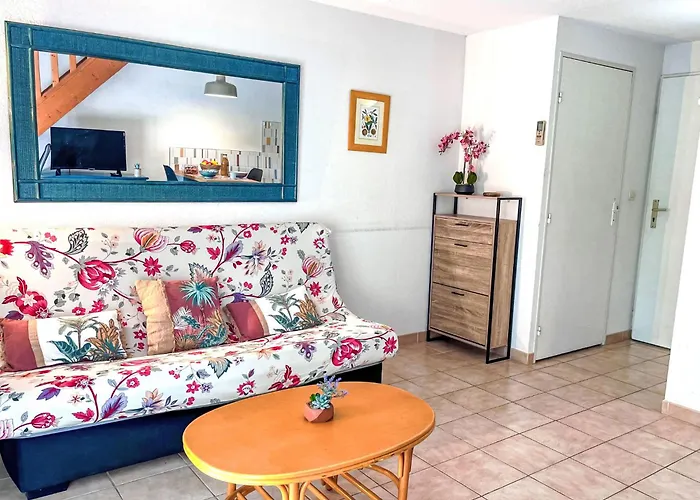 Les Lavandines 1-6 By Interhome بيت للعطل